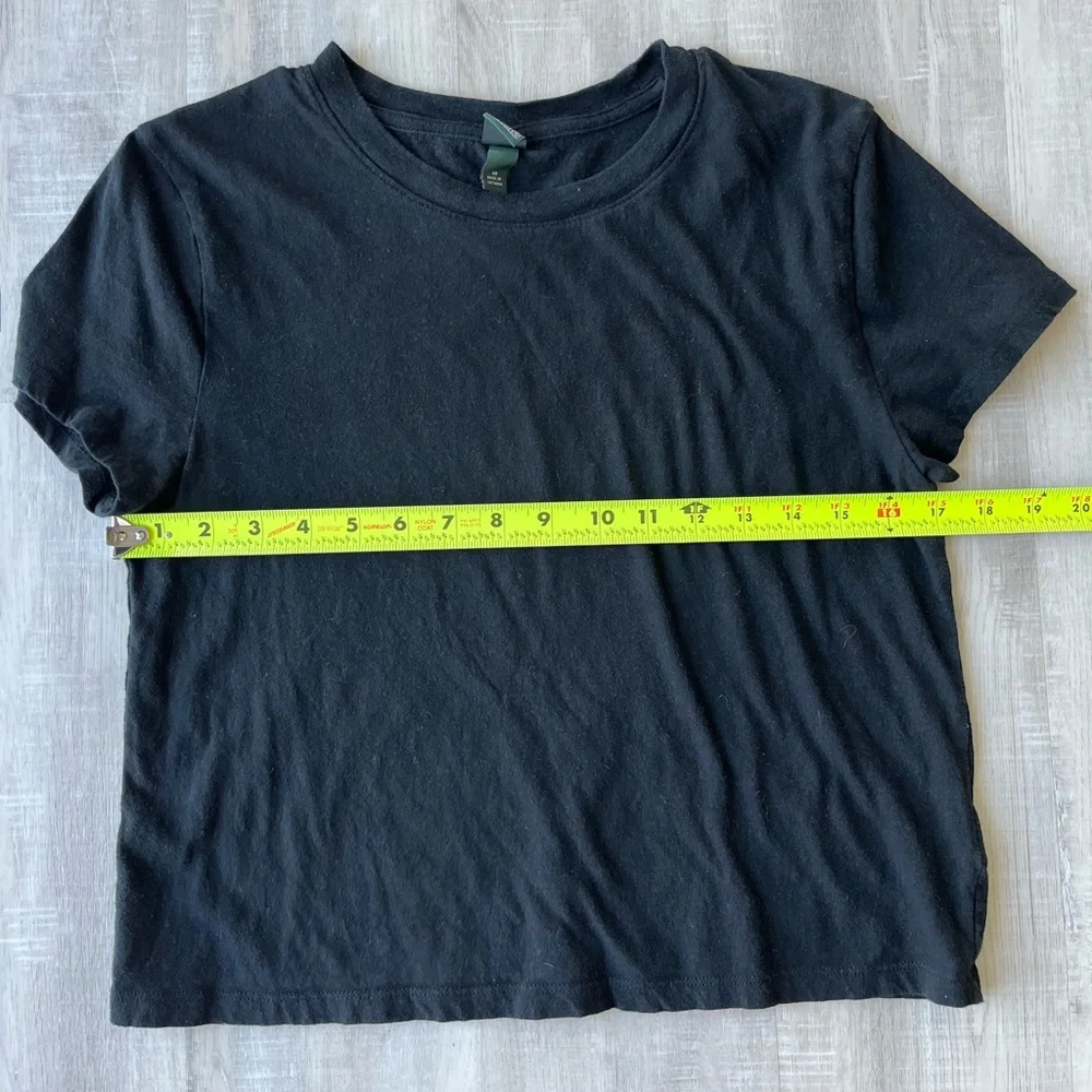 WILD FABLE Short Sleeve Crew Neck Classic Black T-Shirt Size XS - Picture 2 of 5